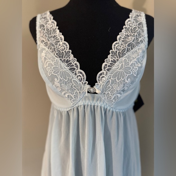 Elegant Lace Trimmed Nightgown Light Blue girly glam, playful intimate wear - Picture 2 of 11